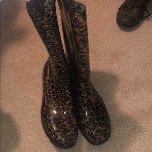 Cheetah rain boots